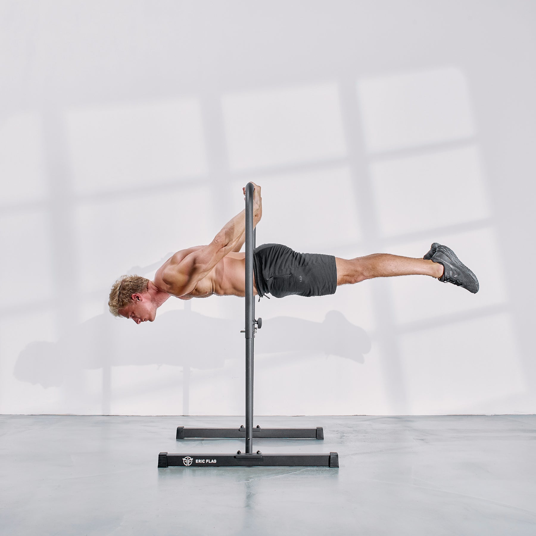 back lever sur levitate bar eric flag